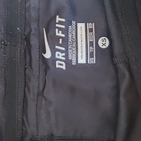 Like new Nike Black long Reflective leggings. - Picture 5 of 6